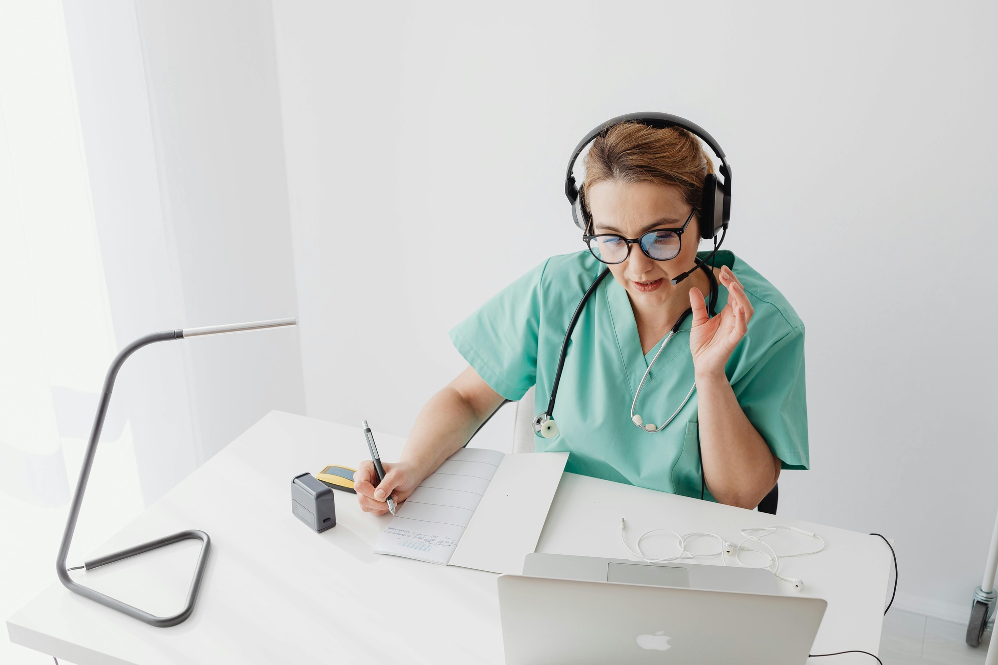 Call Tracking for Healthcare Providers: Improving Patient Communication and Appointment Conversions